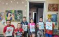 Активно продолжается работа с летними лагерями . Детская художественная школа принимала ребят из летнего лагеря школы №10. Директор Детской художественной школы Степанова Вера Михайловна провела для ребят мастер-класс
