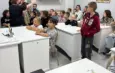 16 июля для ребят школьного лагеря дневного пребывания школы №3 прошла экскурсия «В гости к звукам».Они заглянули в классы, где маленькие музыканты постигают нотную грамоту и учатся играть на инструментах, посетили комнату-музей, посмотрели развивающий мультфильм «Видеть музыку» в виртуальном концертном зале. Приняли участие в ритм-игре и музыкальной викторине.