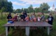Творческий мастер-класс по работе с воздушным пластилином прошел на площадке ТОС «Пески». Провела директор Детской художественной школы Степанова Вера Михайловна