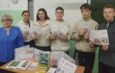8 сентября сотрудником Городской центральной библиотеки для учащихся 9 класса школы №8 прошел информационный час «Языки разные — страна одна», приуроченный ко Дню языков народов России. Этот праздник, впервые отмеченный в 2026 году, неслучайно совпадает с днем рождения великого аварского поэта Расула Гамзатова, чье творчество стало настоящим символом дружбы народов. Мероприятие было посвящено важной теме — сохранению языкового многообразия нашей страны. Ведь любовь к Родине немыслима без любви к родному языку, на котором мы учимся мыслить и рассуждать с самого детства. Быть достойным гражданином — значит беречь культуру и традиции своего народа, мастерски владея родным словом.
